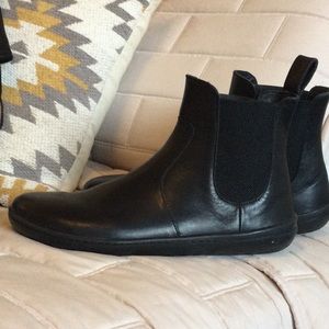 Revivo by vivo barefoot.size 39. Like new.